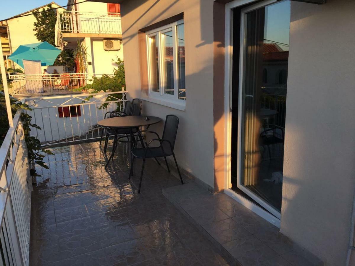 Apartman Ana Trogir Bagian luar foto