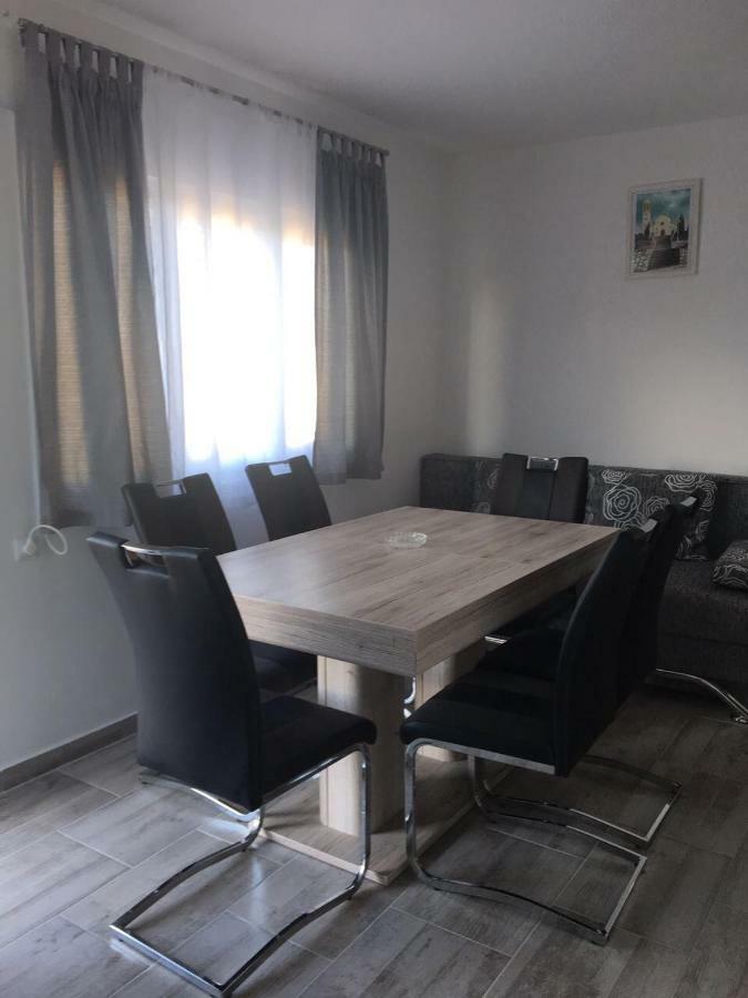 Apartman Ana Trogir Bagian luar foto