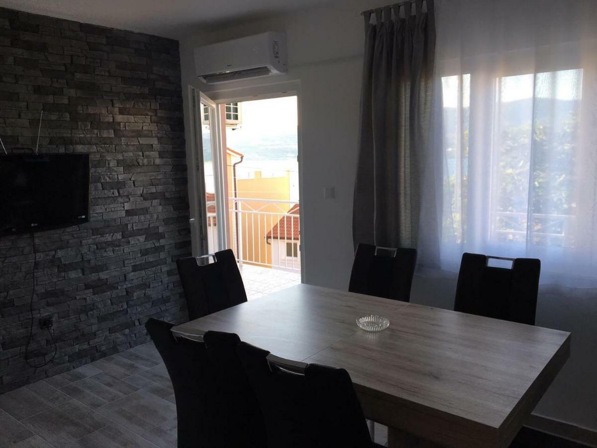 Apartman Ana Trogir Bagian luar foto