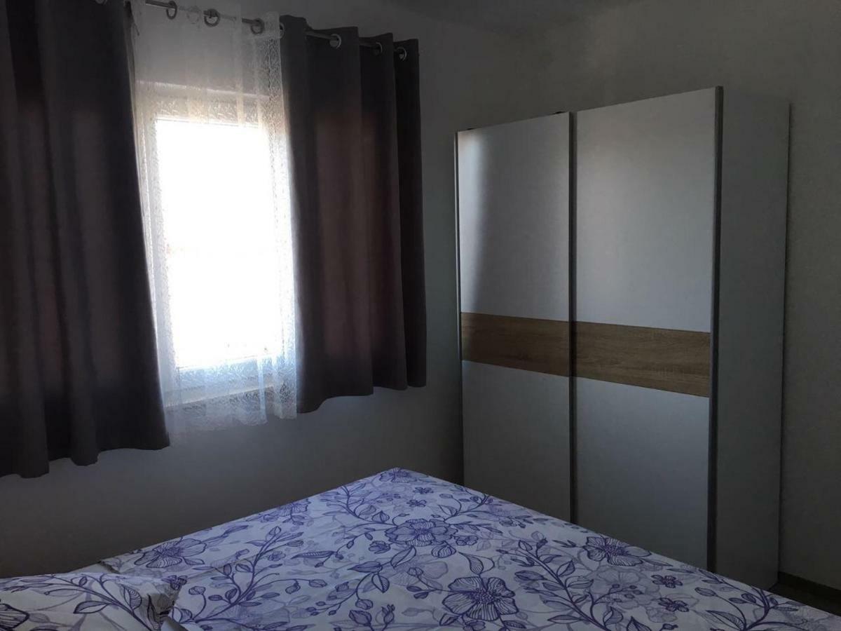 Apartman Ana Trogir Bagian luar foto