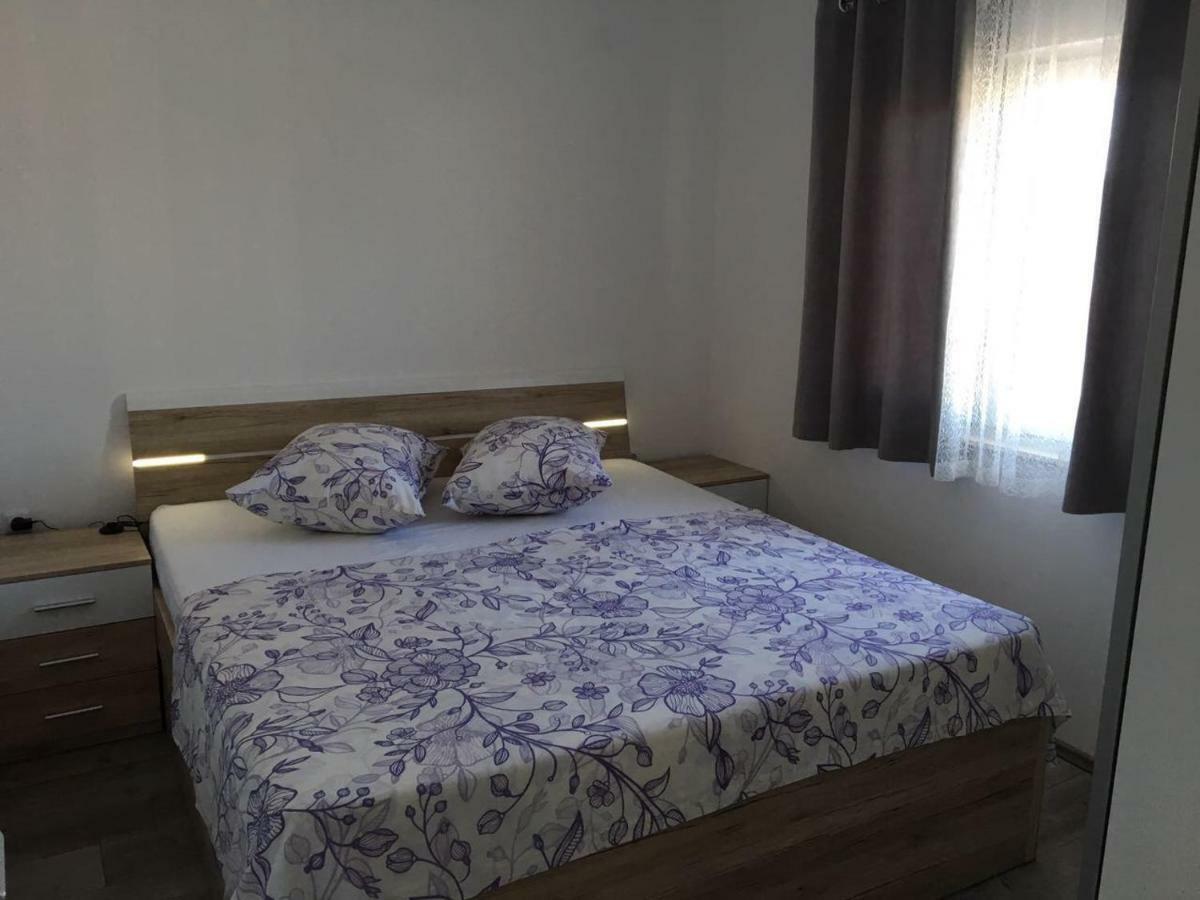 Apartman Ana Trogir Bagian luar foto