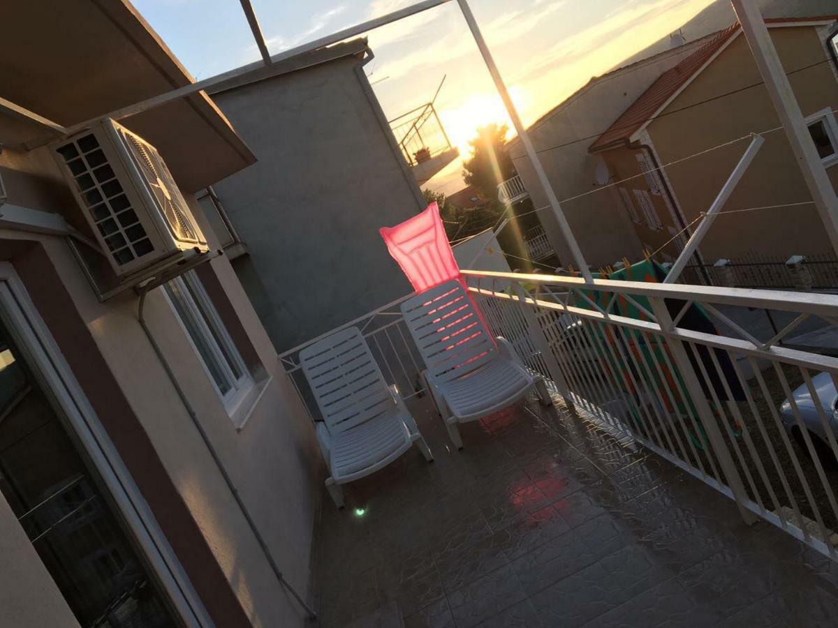 Apartman Ana Trogir Bagian luar foto