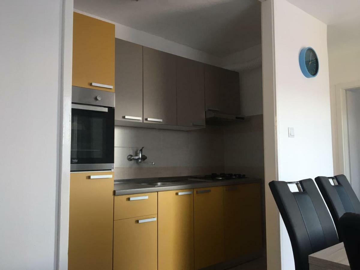 Apartman Ana Trogir Bagian luar foto