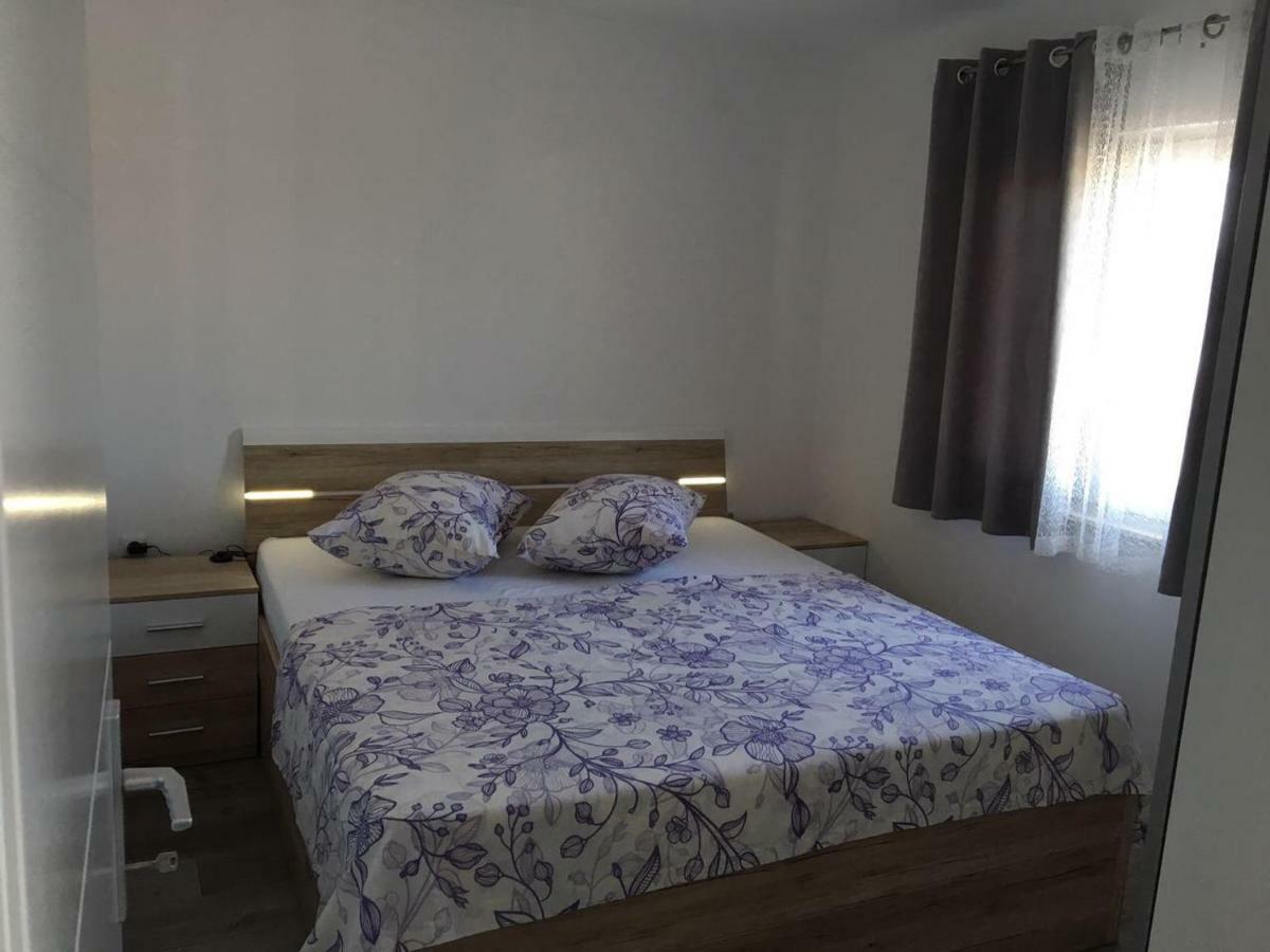 Apartman Ana Trogir Bagian luar foto